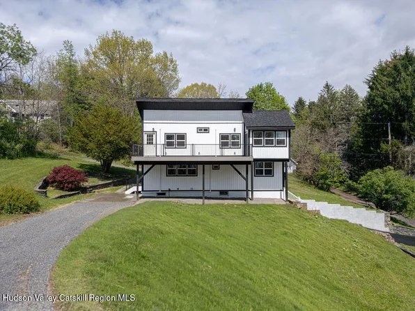 6 Wang Drive, Craryville, NY 12521