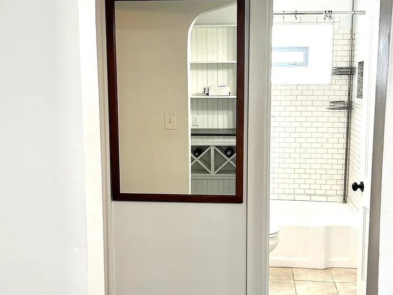 301 Poplar Dr — Photo 16
