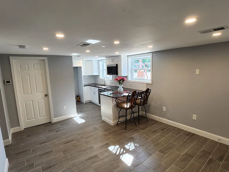 53 Willow Ave #HSE — Photo 1