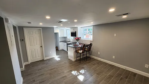 53 Willow Ave #HSE Photo 1