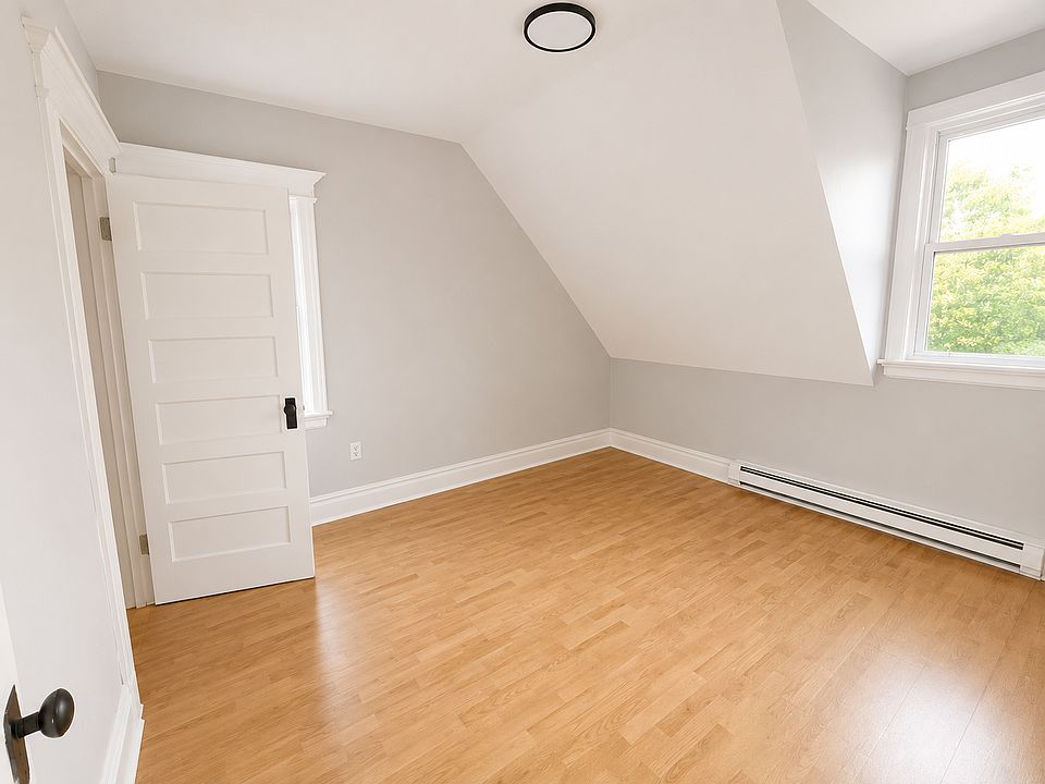 2nd image of 870 S 14th St #2