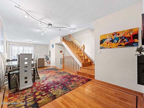 3rd image of 979 W Fingerboard Rd