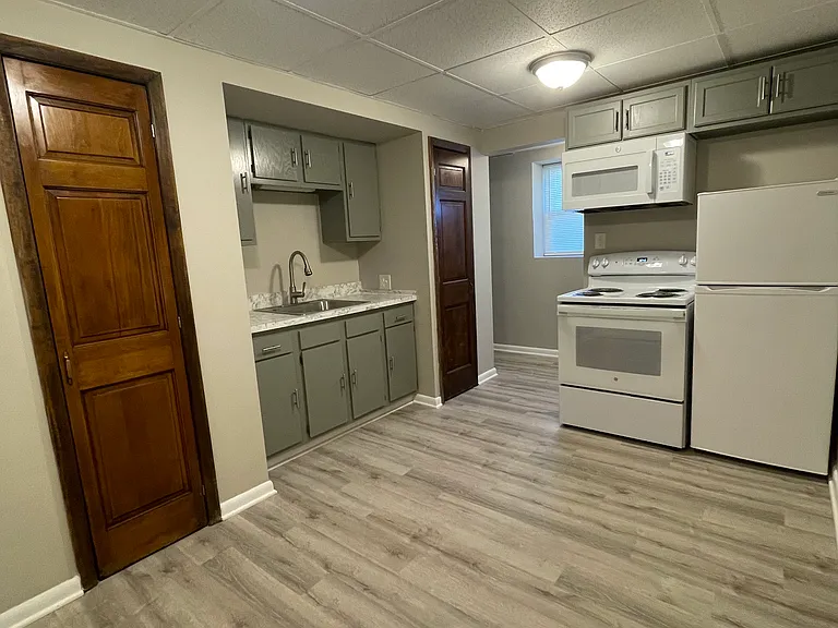 402 Tyson Pl #1 — Photo 3