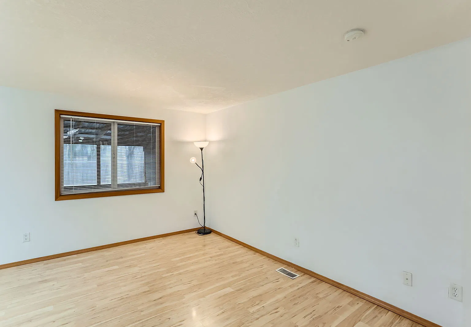 3 bed, 2.5 bath, 1264 sqft, $2,350 — Photo 4