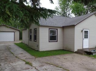 1020 W 1st St, Cheboygan, MI 49721