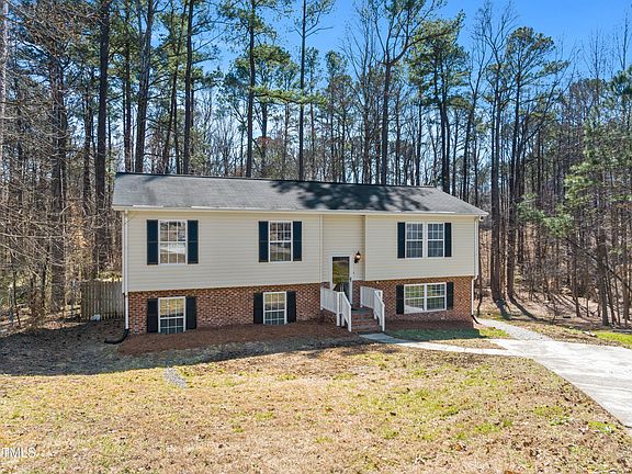 3rd image of 228 Hickory Glen Ln