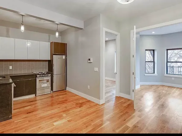 14 Spencer Court image 1 of 8