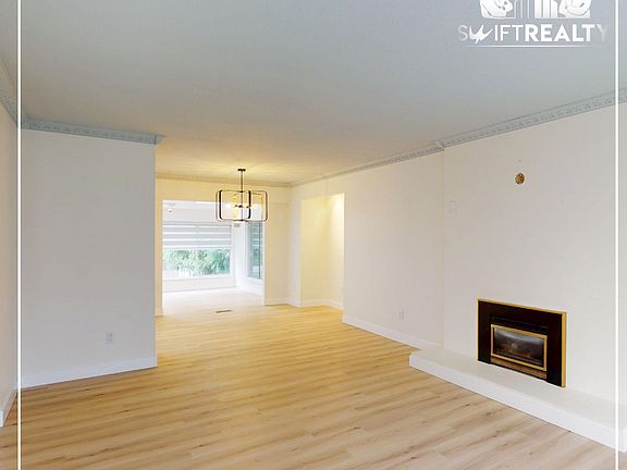 04_20834 Mcfarlane Ave_Fireplace_06272025