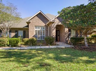 446 Mango Ln, Freeport, FL 32439