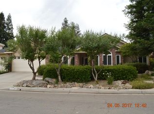 10733 N Clear Lake Ln, Fresno, CA 93730