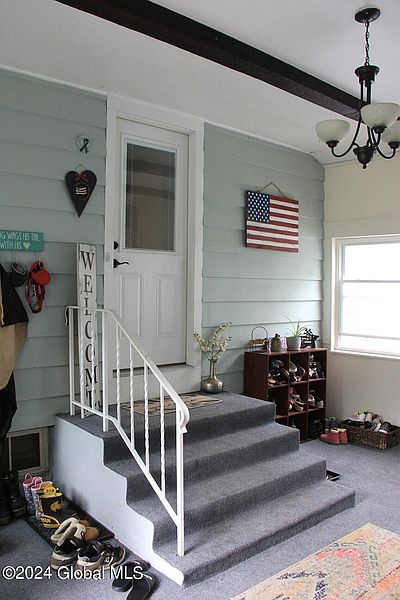 5th image of 592 Pinewoods Avenue