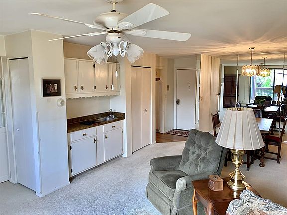 3rd image of 2929 Sunnyside Dr Unit 343
