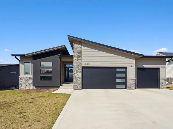 14411 Sutton Dr, Urbandale, IA 50323