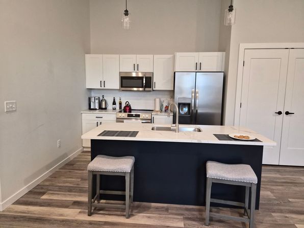 36 W Pleasant St #3C