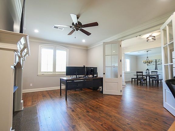 4th image of 270 Fair Meadows Ln