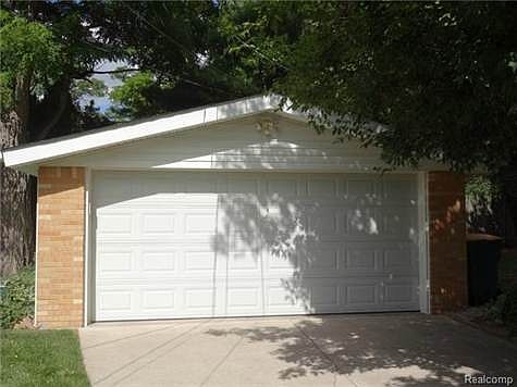 2nd image of 34000 Glenview Dr