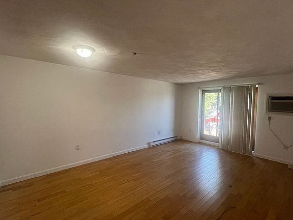 5th image of 42 Belle Isle Ave #24
