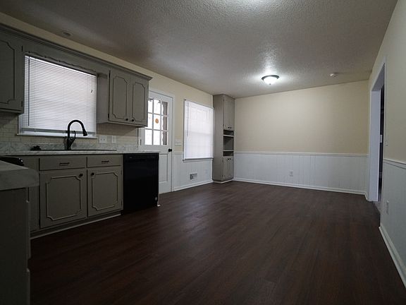 4th image of 11603 Circle Dr