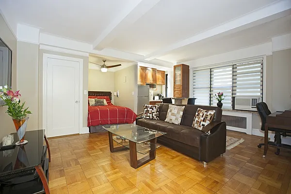 Sold by LG Fairmont Group | media 3
