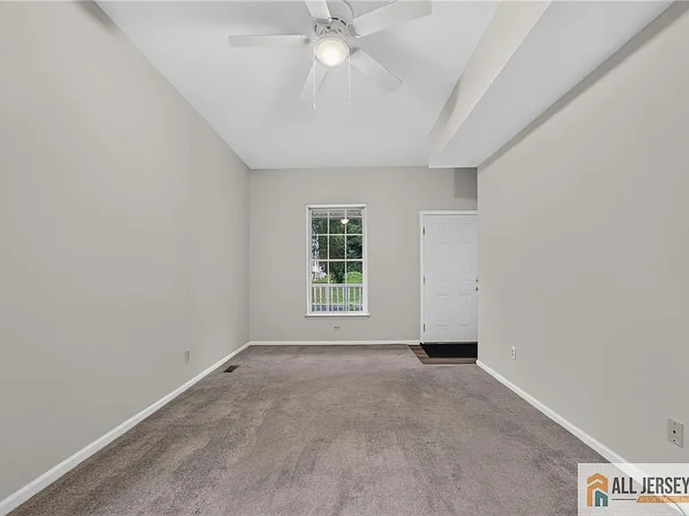 42 Main St #1 — Photo 6