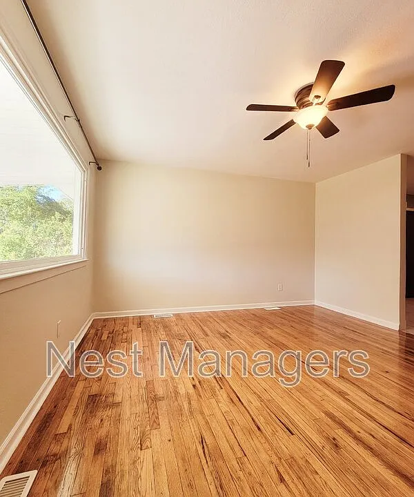 2201 Ireland Dr
