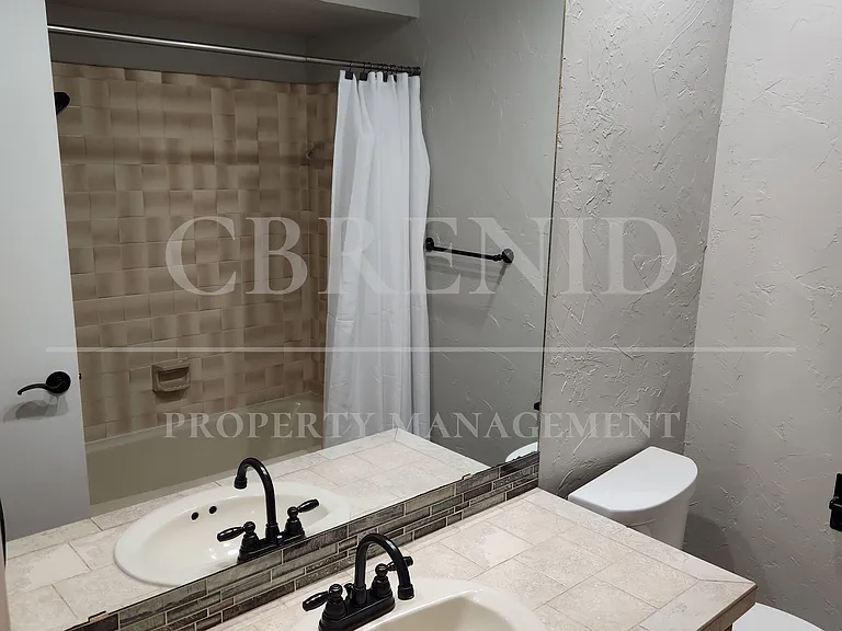 423 Oakdale Dr — Photo 11