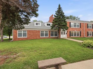 3215 E Locust St #B2-76, Davenport, IA 52803