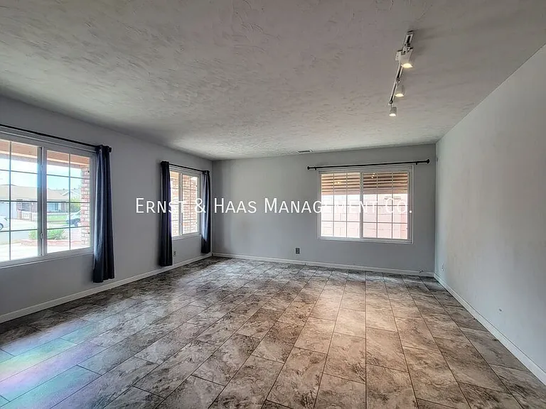 10751 Andy St — Photo 5