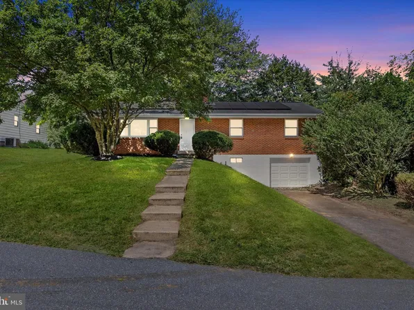 210 Eastwood Dr, Harrisburg, PA 17109
