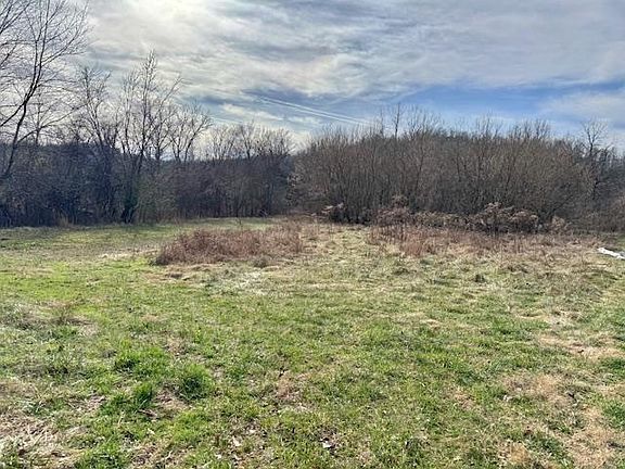 3rd image of 1103 N Campbell Rd