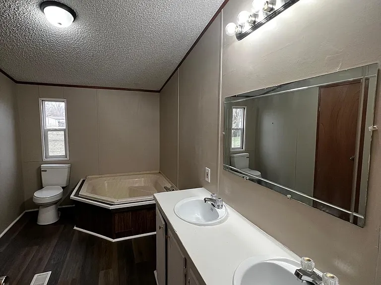 Stonegate MHC — Photo 33