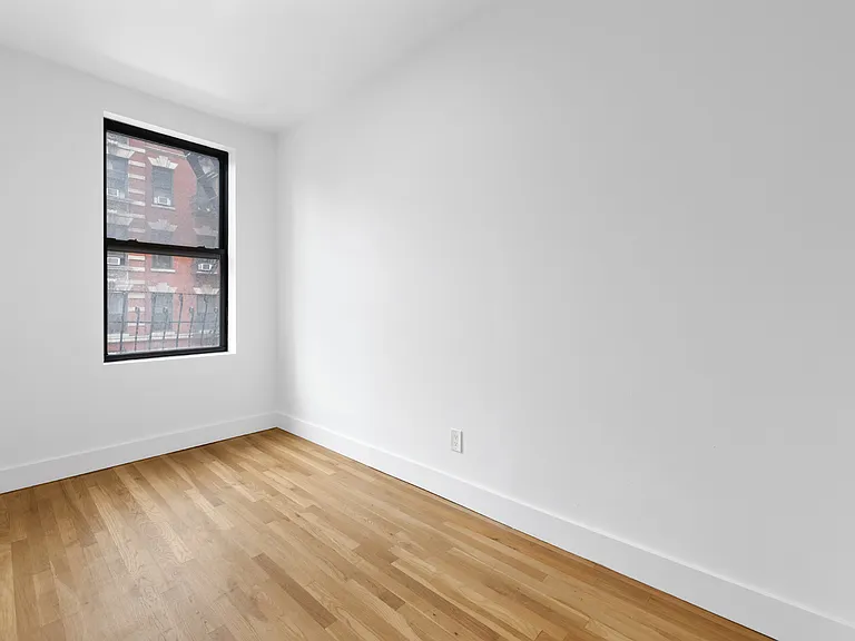 229 E 53rd St #3-E — Photo 13