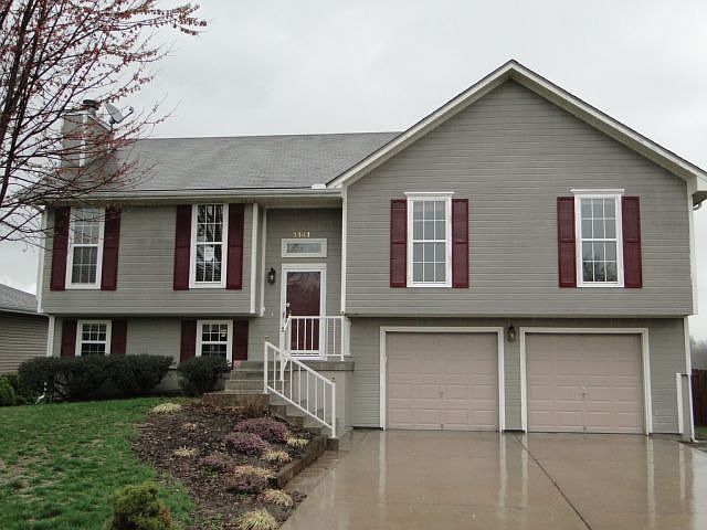 1st image of 1141 NE Colleen Dr
