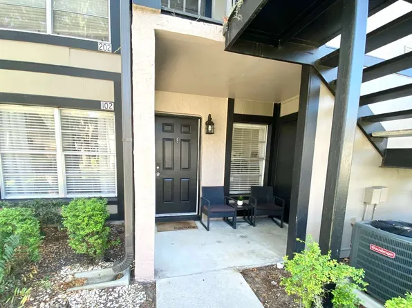 4004 Nestle Oaks Pl, Tampa, FL 33613