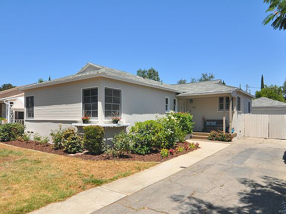 2nd image of 17553 Kittridge St