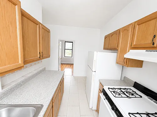12-29 31st Ave #4R Photo 1