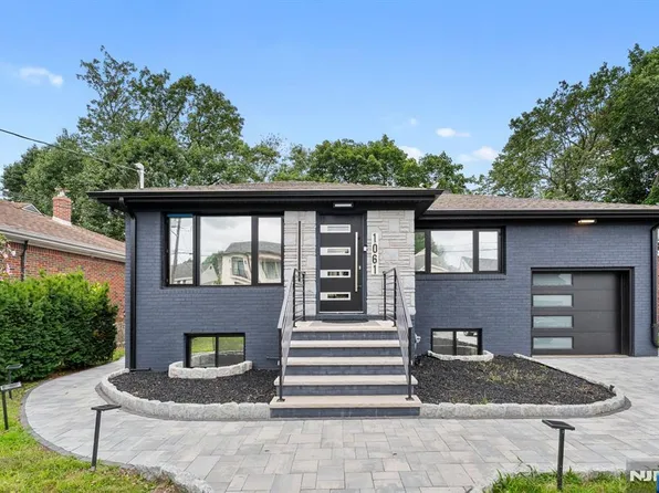 1061 Glen Rd, Fort Lee, NJ 07024