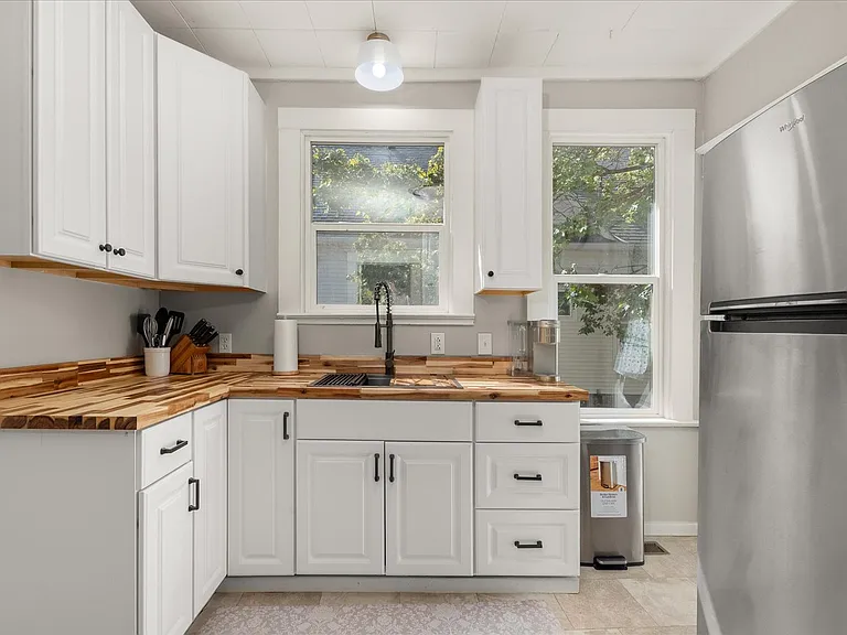 1117 W Spofford Ave #1 — Photo 5