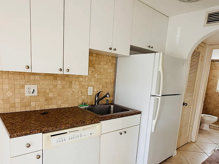 3250 10th St N #B2 — Photo 7