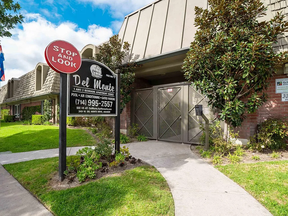 Del Monte Apartments