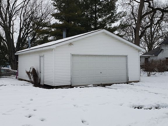 2nd image of 300 W Navaho Ave