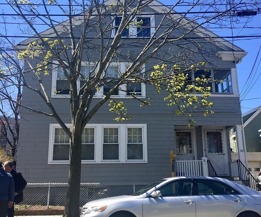 36 Ware Street - Left Entrance