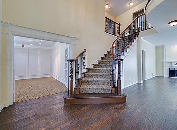 3rd image of 813 Doral Dr