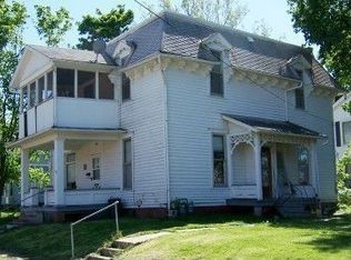 322 S 3rd St, Monmouth, IL 61462