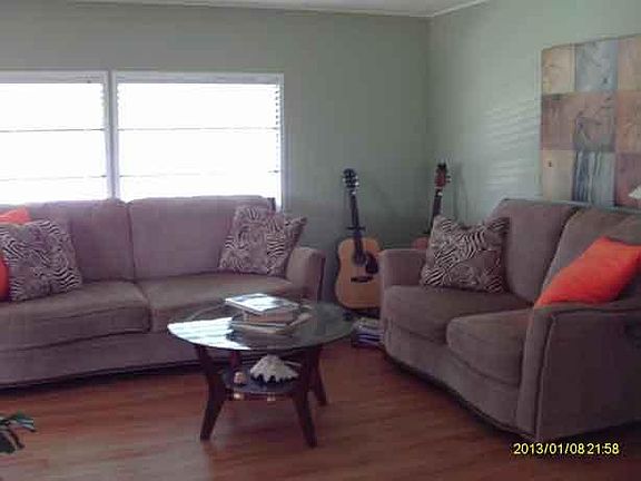 5th image of 275 Valencia Dr