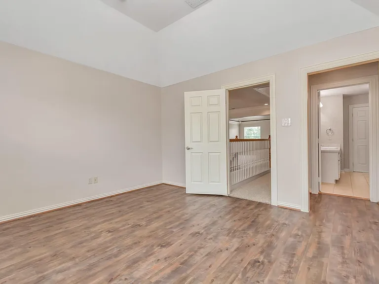 14207 Jade Cove Dr — Photo 35