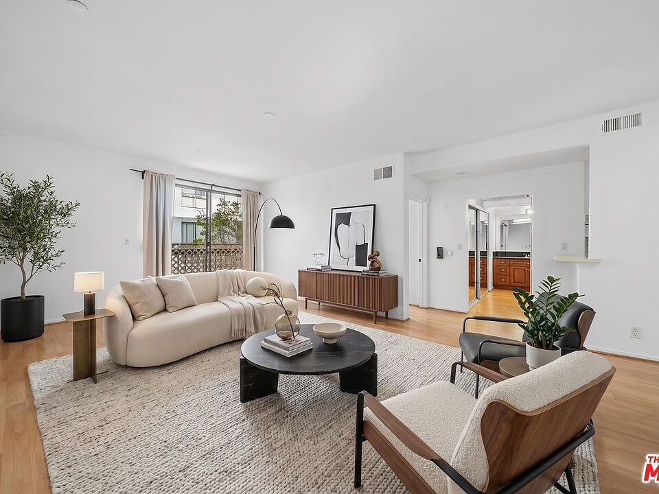 1st image of 533 S Saint Andrews Pl Unit 203