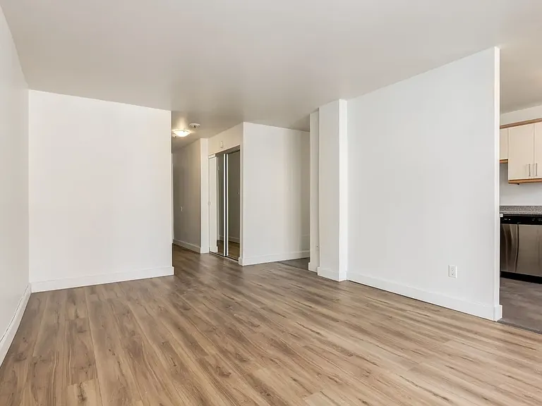 604 14th Ave SW — Photo 18