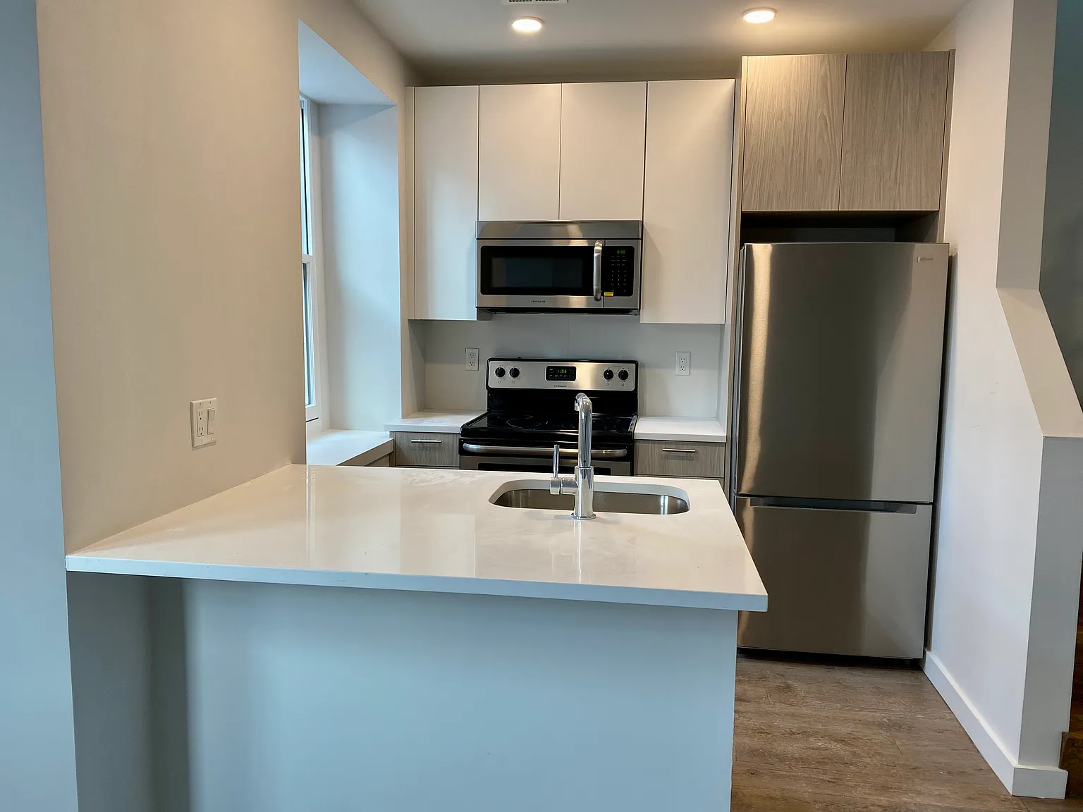 3 bed, $5,200 — Photo 2