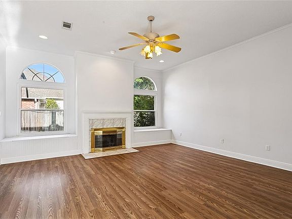3rd image of 403 Avenue Palais Royal